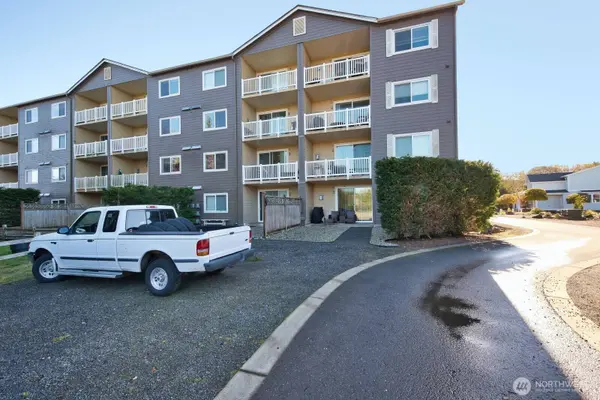 262 SW Oyhut Bay BLVD #303, Ocean Shores, WA 98569