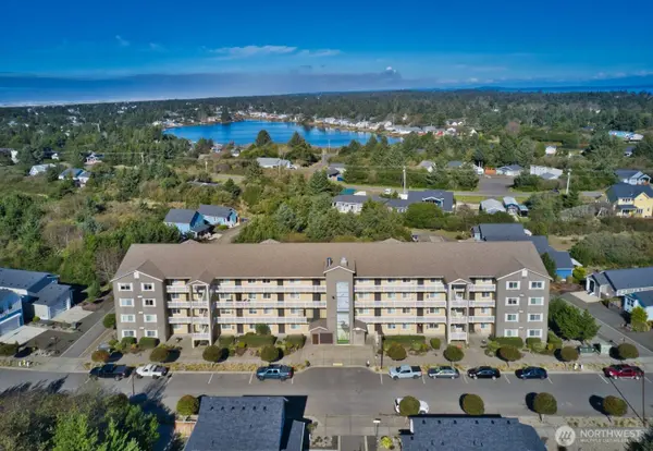 262 SW Oyhut Bay BLVD #303, Ocean Shores, WA 98569