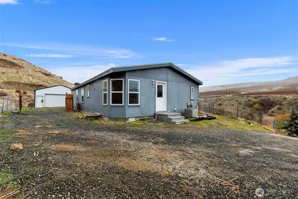 3570 Pinnacle PL, Wenatchee, WA 98801