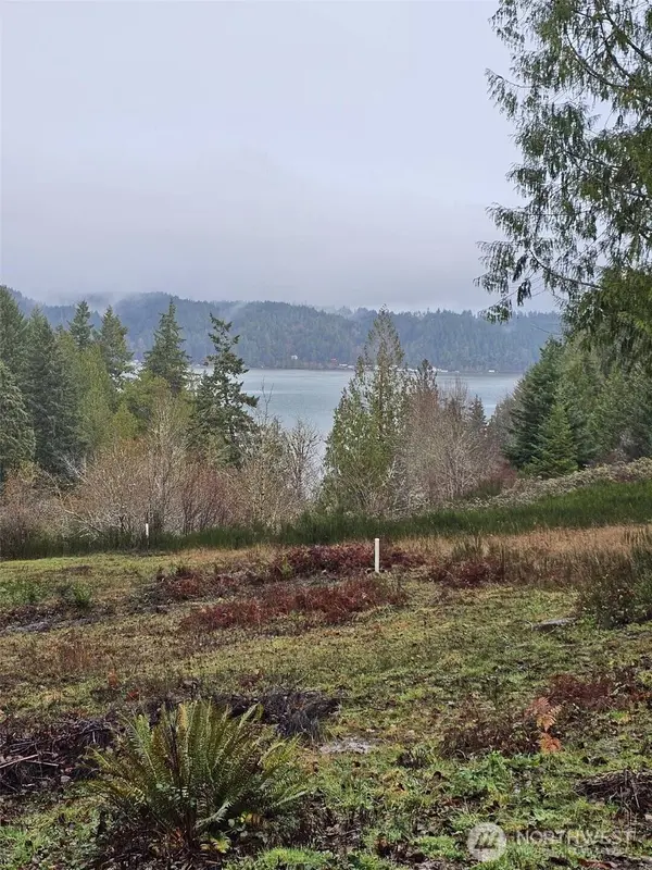 211 E Linda Vista CT, Union, WA 98592