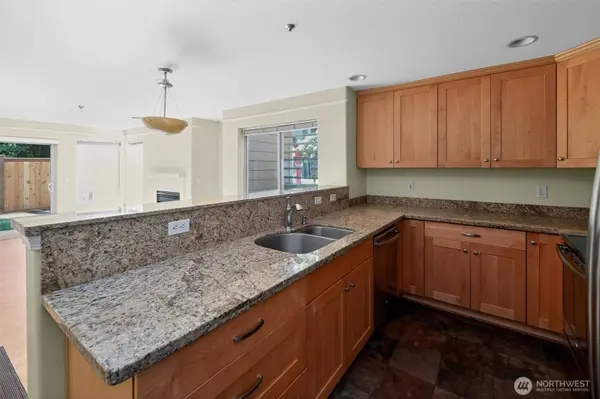 15345 Sunwood BLVD #D104, Tukwila, WA 98188