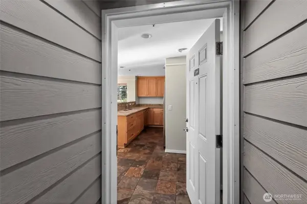 15345 Sunwood BLVD #D104, Tukwila, WA 98188