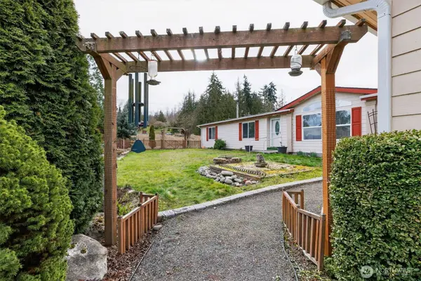402 Parrish RD, Sequim, WA 98382