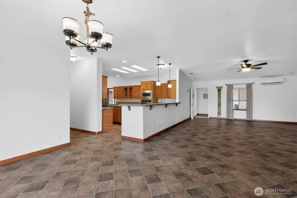 402 Parrish RD, Sequim, WA 98382