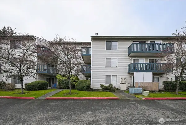 17431 Ambaum BLVD S #D14, Seattle, WA 98148