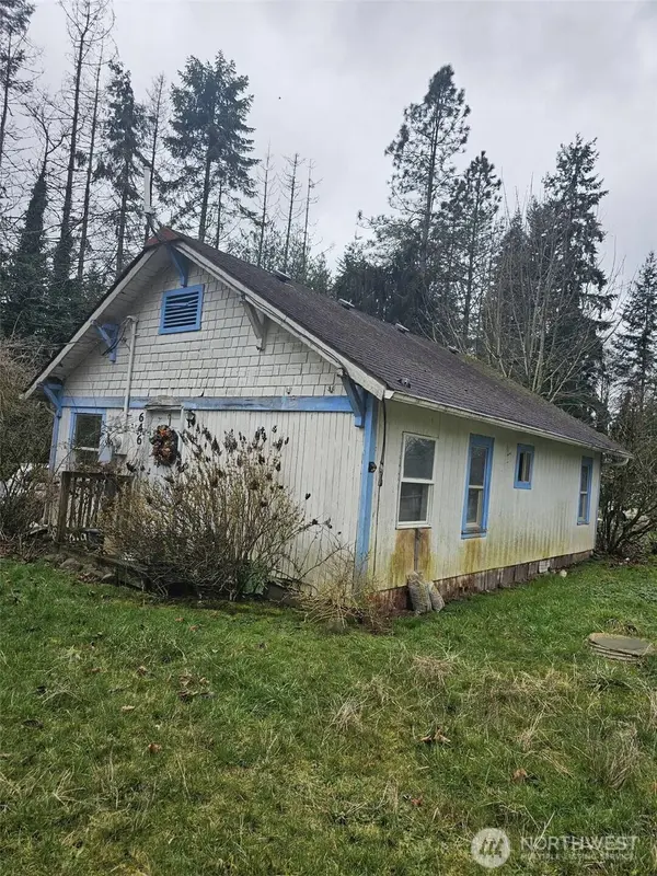 646 Jorgensen RD, Onalaska, WA 98570