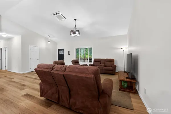 148 E Fox Run LN, Grapeview, WA 98546