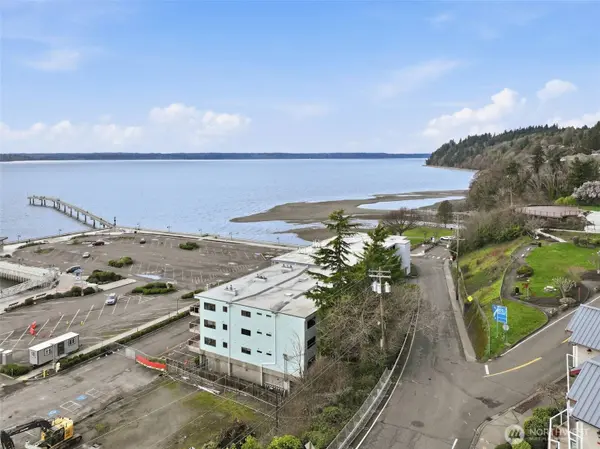 22211 Cliff AVE S #104, Des Moines, WA 98198