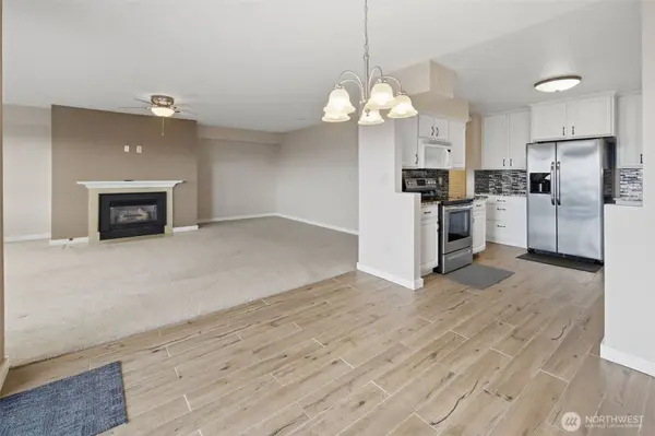 22211 Cliff AVE S #104, Des Moines, WA 98198