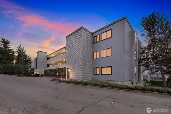 22211 Cliff AVE S #104, Des Moines, WA 98198