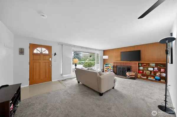 646 SE Ely ST, Oak Harbor, WA 98277
