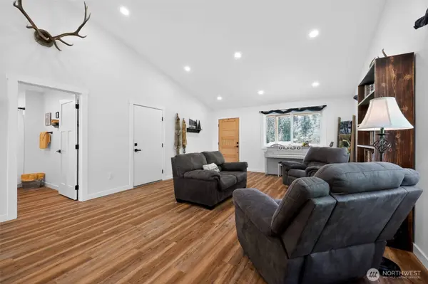 115 Walker RD #I, Toledo, WA 98591