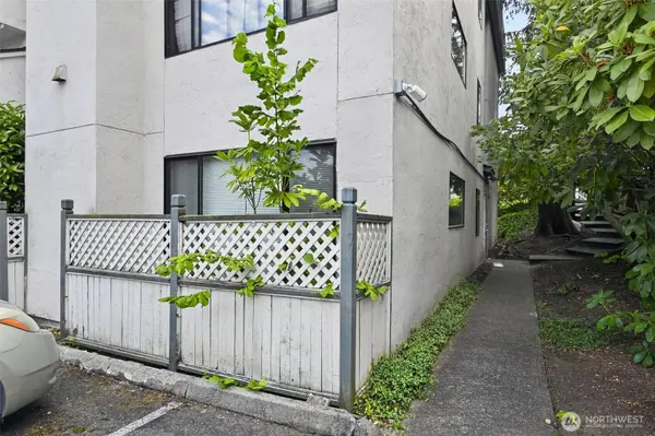 1740 NE 86th ST #101, Seattle, WA 98115