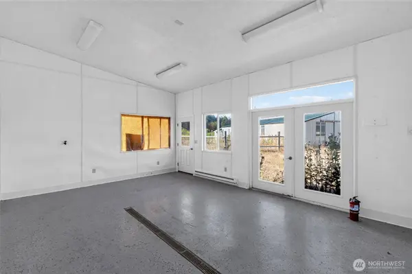 1002 Lemmon RD, Port Angeles, WA 98362