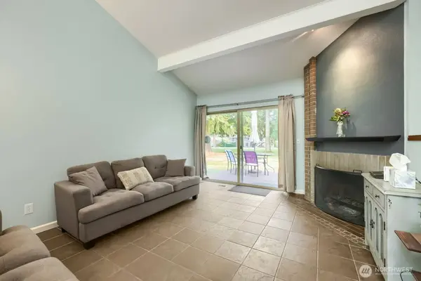 31550 39th AVE SW, Federal Way, WA 98023