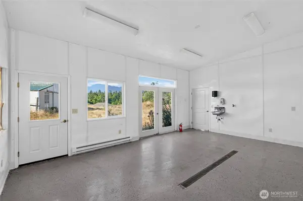 1002 Lemmon RD, Port Angeles, WA 98362
