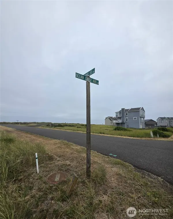 1440 Ocean Crest AVE SW, Ocean Shores, WA 98569