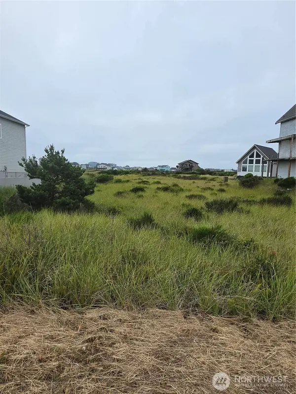 1440 Ocean Crest AVE SW, Ocean Shores, WA 98569