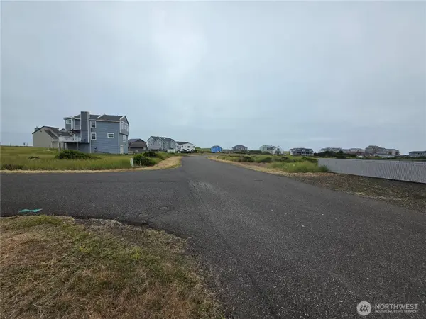 1440 Ocean Crest AVE SW, Ocean Shores, WA 98569