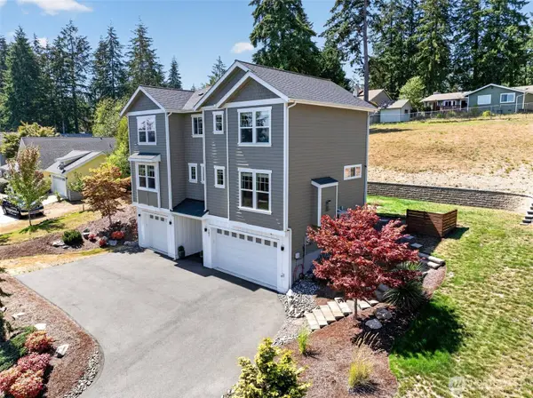 141 E Allynview DR, Allyn, WA 98524