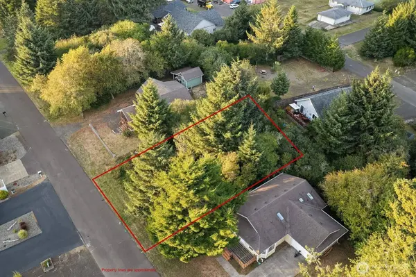 668 Island CIR SE, Ocean Shores, WA 98569