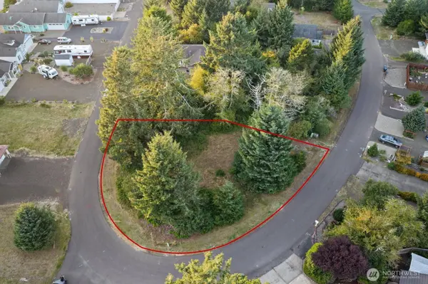 643 Island CIR SE, Ocean Shores, WA 98569