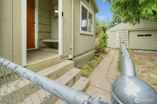 1370 NE Vena AVE, Bremerton, WA 98311