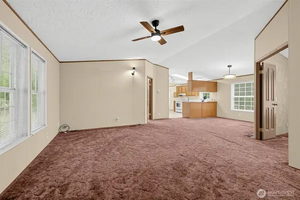 210 E Trudder LN, Union, WA 98592