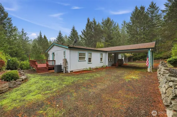 210 E Trudder LN, Union, WA 98592