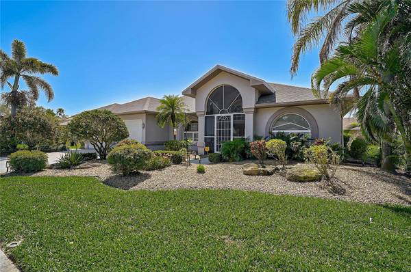 457 LAKE OF THE WOODS DR, Venice, FL 34293
