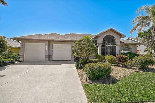 457 LAKE OF THE WOODS DR, Venice, FL 34293