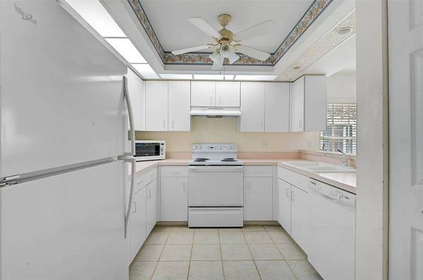 208 SILVER LAKE DR #101, Venice, FL 34292