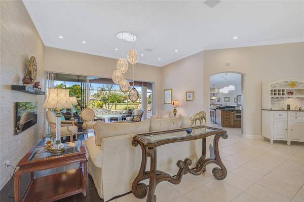 2123 CALUSA LAKES BLVD, Nokomis, FL 34275