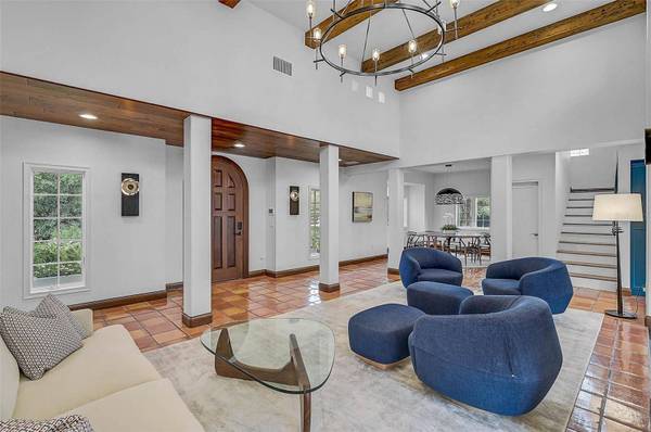 4439 WESTWOOD LN, Sarasota, FL 34231