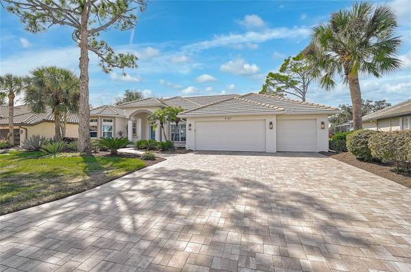 Driveway and entrance of home in Calusa Lakes Nokomis