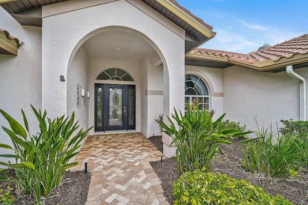 Driveway and entrance of Calusa Lakes home in Nokomis FL