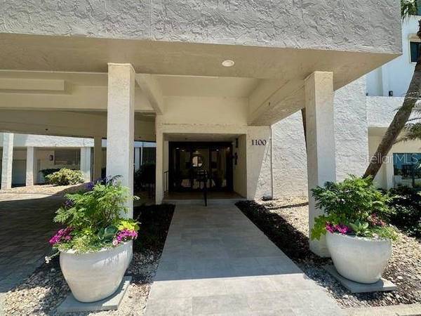 1100 BENJAMIN FRANKLIN DR #802, Sarasota, FL 34236