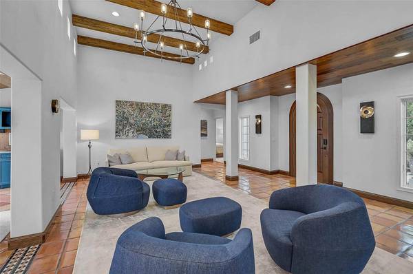 4439 WESTWOOD LN, Sarasota, FL 34231