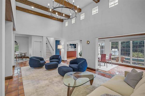 4439 WESTWOOD LN, Sarasota, FL 34231