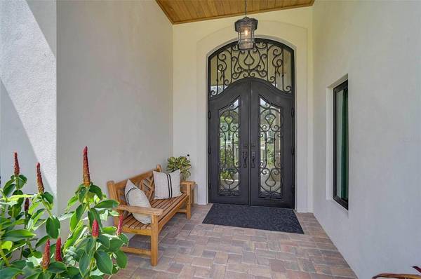 889 MACEWEN DR, Osprey, FL 34229