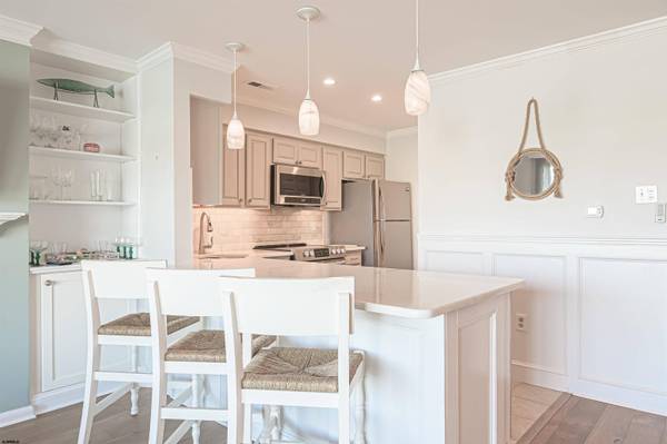 211 Harbour Cove #5211, Somers Point, NJ 08244