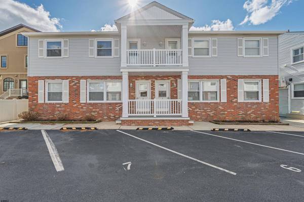 9506 Ventnor Ave, Margate, NJ 08402