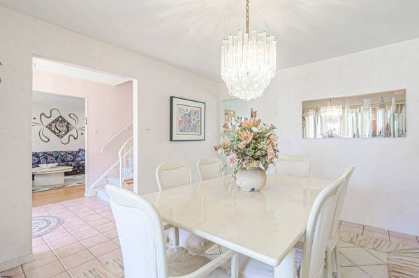 313 N Lancaster Ave, Margate, NJ 08402