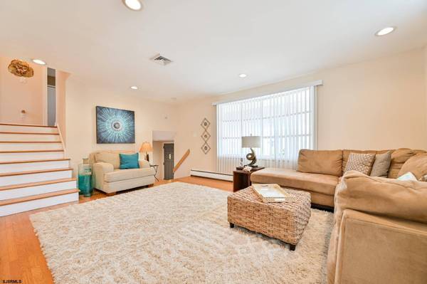 100 N Argyle Ave, Margate, NJ 08402