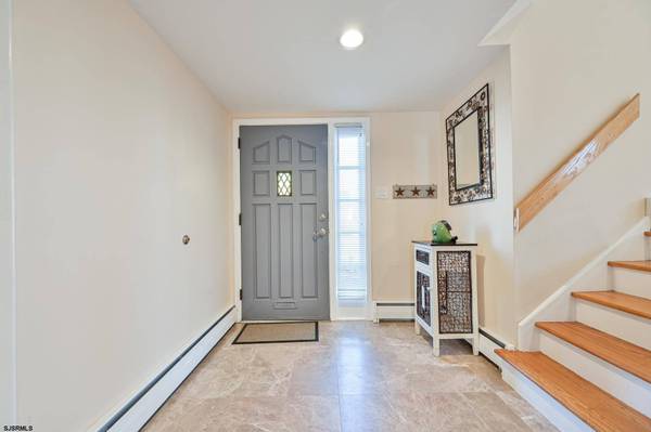 100 N Argyle Ave, Margate, NJ 08402