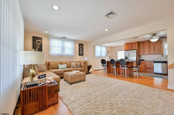 100 N Argyle Ave, Margate, NJ 08402