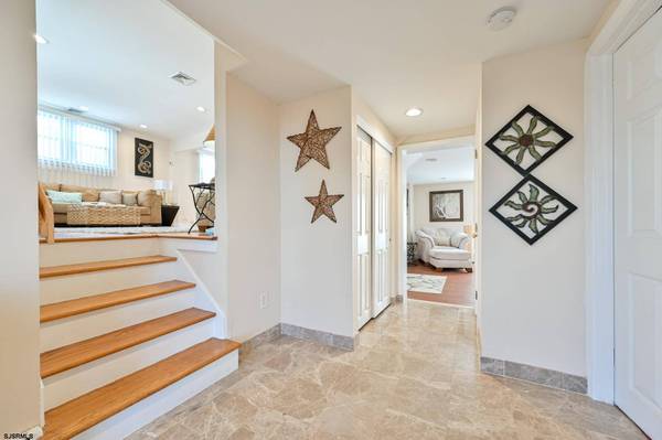100 N Argyle Ave, Margate, NJ 08402