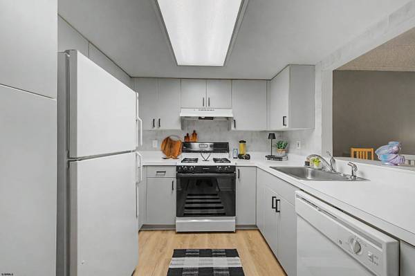 1105 Dolphin #1105, Northfield, NJ 08225