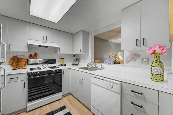 1105 Dolphin #1105, Northfield, NJ 08225