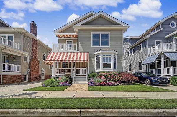 4 S Huntington Ave, Margate, NJ 08402